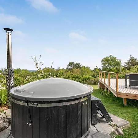 Feriehus In With House Sea View