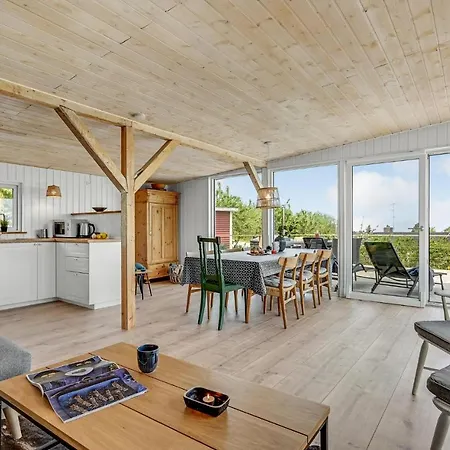 Feriehus In With House Sea View