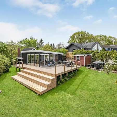 Feriehus In With House Sea View Allingåbro